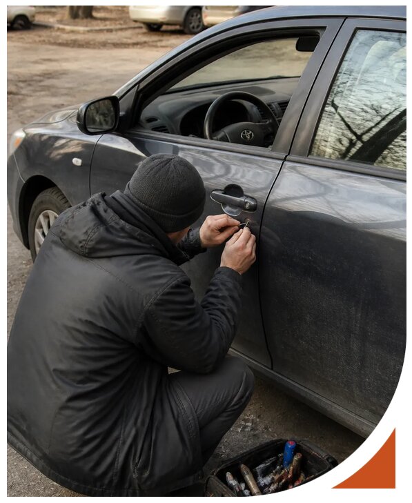 Профессиональное вскрытие автомобиля Тойота без повреждений в Бийске
